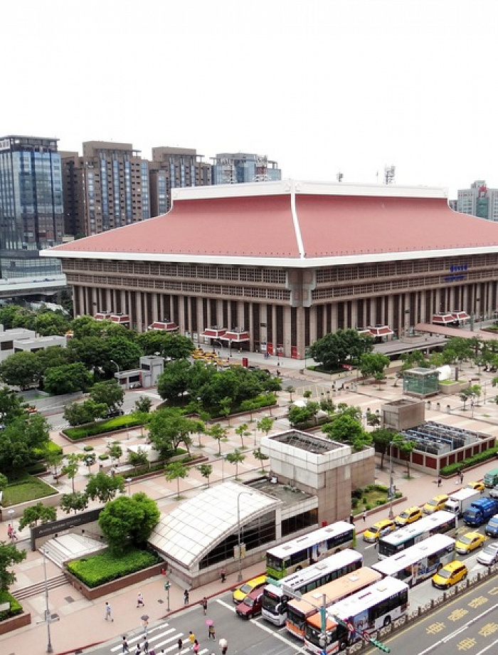 Taipei Walk Around: Remarkable Taipei Main Station